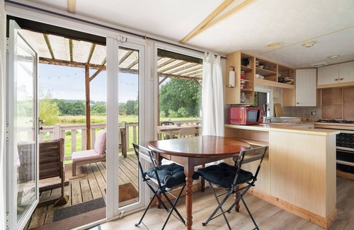 Broons Ski Chalet | Chalet 'En Pleine Nature' with Shared Garden