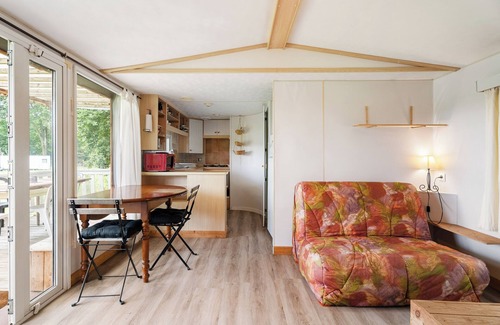 Broons Ski Chalet | Chalet 'En Pleine Nature' with Shared Garden