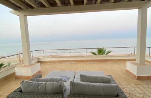 1a Fase Ski Chalet | Beachfront Chalet with Spa, Kitchen & Family-Friendly Amenities