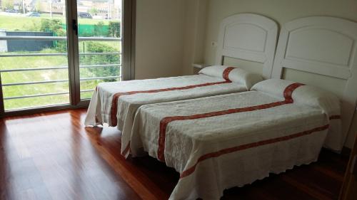 Distrito Rural Este House | Inviting Chalet en Somió with Independent Estate for Families