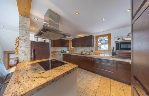 Nendaz Ski Chalet | Relaxing Chalet Enchanteur: Spa, Hot Tub & Family-Friendly