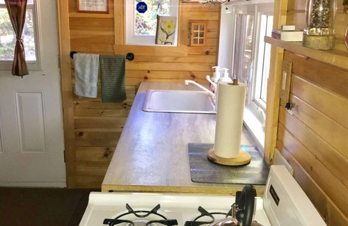 Notre-Dame-Des-Bois Ski Chalet | Pet-Friendly Chalet Enzo & Foyers - Perfect for Families