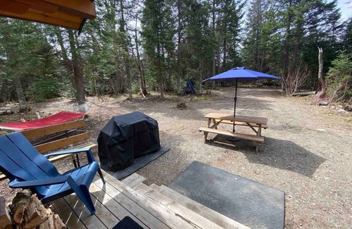 Notre-Dame-Des-Bois Ski Chalet | Pet-Friendly Chalet Enzo & Foyers - Perfect for Families