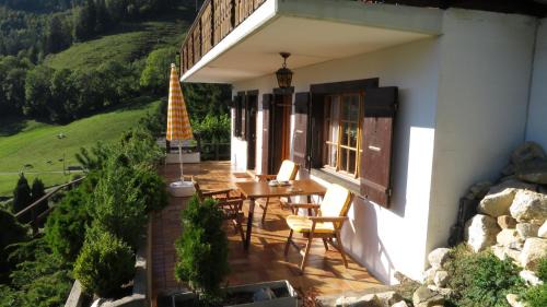 Jaun Apartment | Cozy Chalet Erica: Family-Friendly with Pet Amenities