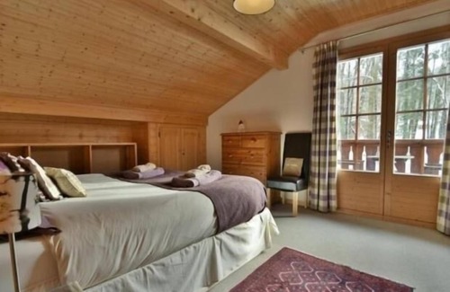 Morillon House | Chalet Esprit: Family-Friendly Getaway with Pool & Spa