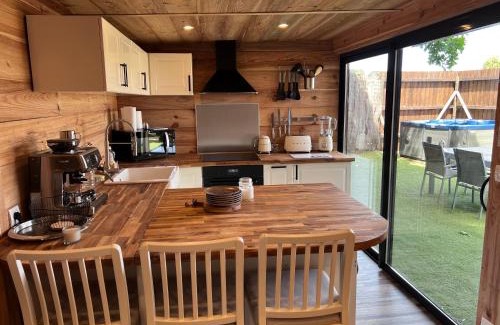 Biscarrosse Ski Chalet | Relax at Chalet et Jacuzzi on the Beach - 4-Star Escape