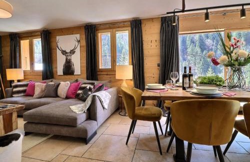 Morzine Ski Chalet | Chalet Eveleen: Cozy Retreat in Morzine Near Ski Lifts
