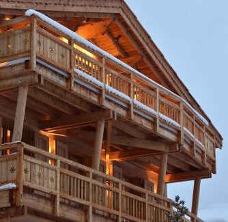 Montgenevre Ski Chalet | Family-Friendly Chalet Fabriel: A 4-Star Escape Awaits