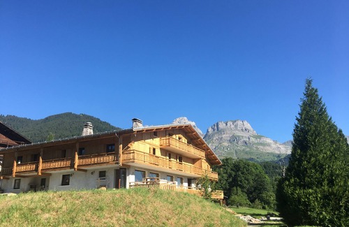 Cordon Ski Chalet | Ideal Chalet for Large Groups with Mont Blanc Views