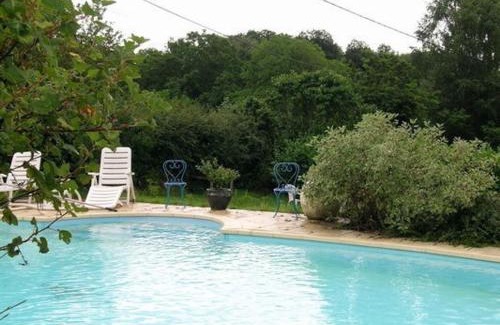 Echassieres House | Family-Friendly Chalet with Pool Near Montluçon and Gannat