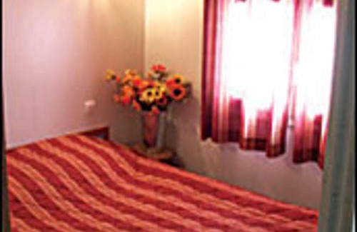 Echassieres House | Family-Friendly Chalet with Pool Near Montluçon and Gannat