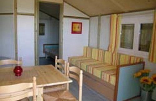 Echassieres House | Family-Friendly Chalet with Pool & Pets near Montluçon