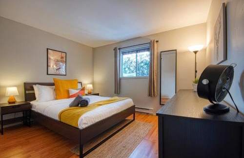 Saint-Faustin-Lac-Carre Ski Chalet | Inviting Chalet with Pool, Rated 9.6/10 by Guests