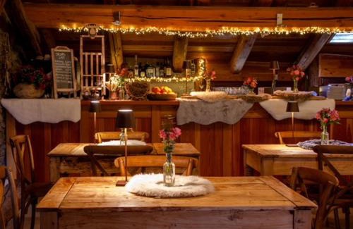 Sauze d'Oulx Hotel | Discover Chalet Faure: Pet-Friendly Retreat with Pool