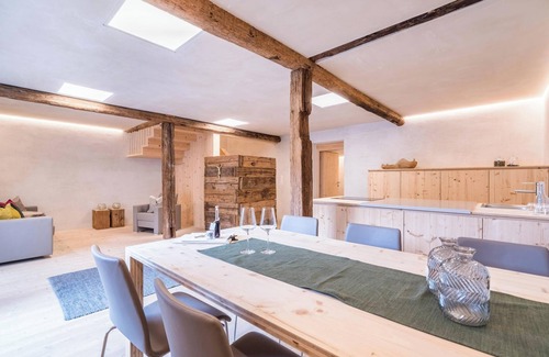San Martino in Passiria House | Chalet “Ferienhaus im Stadl”: Scenic Views & Spa Amenities