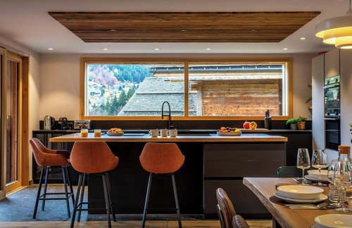 La Clusaz Ski Chalet | Chalet Fernand - La Clusaz Stay with Spa & Lake Views