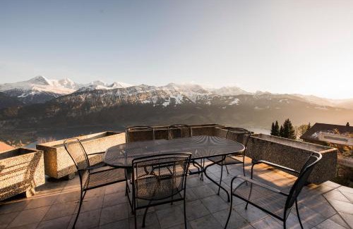 Sundlauenen Ski Chalet | Family-Friendly Chalet Fernblick with Kitchen Amenities