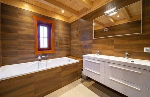 Langeberg House | Cozy Chalet for 10 with Sauna and Family-Friendly Amenities