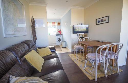 Bacton Ski Chalet | Cozy Chalet Near Norfolk Beach - Family-Friendly Stay