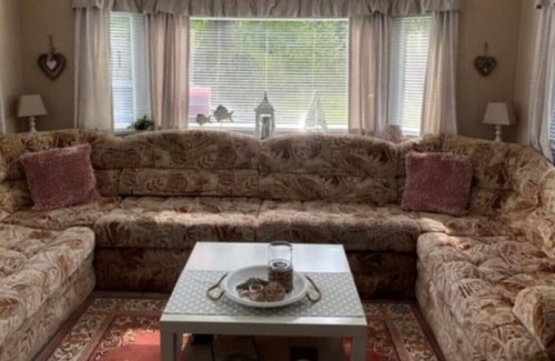 Hoek Ski Chalet | Cozy Pet-Friendly Chalet in Zeeland Near Oceanfront Fun