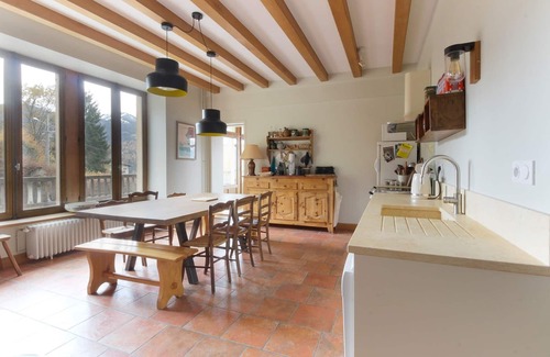 Saint-Gervais-les-Bains Ski Chalet | Experience Saint Eloi: Cozy Chalet Near the City Center