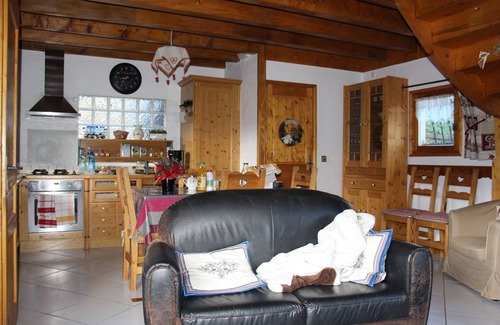 Saint-Gervais-les-Bains Ski Chalet | Guest-Favorite Chalet Plein Sud with Lake and Spa Views