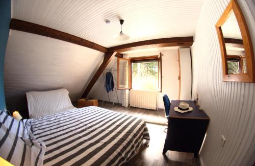 Le Massot Ski Chalet | Discover La Cime des sapins: Guest Rated 9/10 & Kitchen