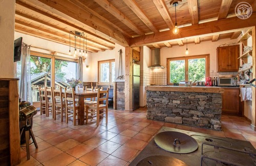 Saint-Colomban-des-Villards House | Top-Rated Chalet DU Coin - Ideal for Families and Groups