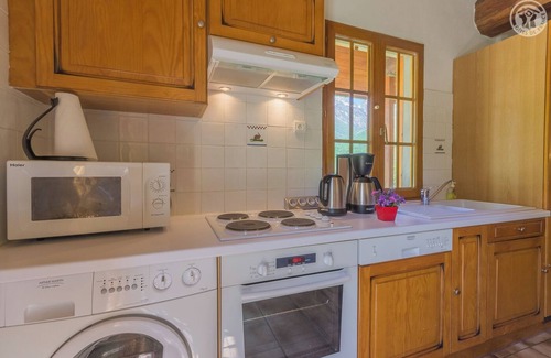 Saint-Colomban-des-Villards House | Charming Chalet Savoiage with Family-Friendly Amenities