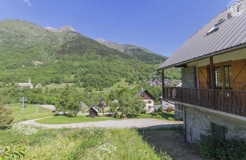 Saint-Colomban-des-Villards House | Charming Chalet Savoiage with Family-Friendly Amenities