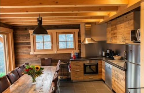 Beaufort Ski Chalet | Chalet Frison option Carole communicating 10 and 12 people (i.e. 22 people)