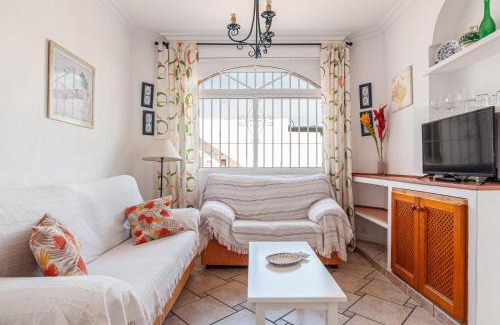 Conil de la Frontera House | Chalet Fuentes 1: Perfect for Families with Pool Access