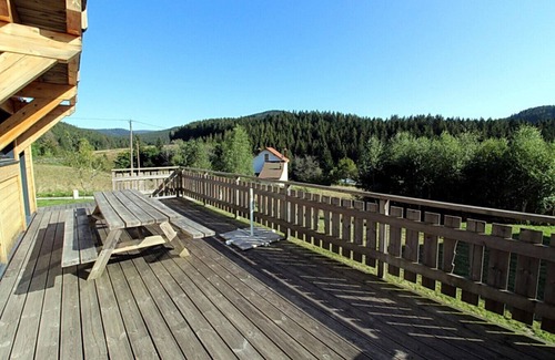 Xonrupt-Longemer Cabin | Relaxing Chalet Gérardmer with Spa, Hot Tub & Lake Views