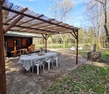 Deneuvre Ski Chalet | Idyllic Chalet - Gîte with Pond & Private Beach Access