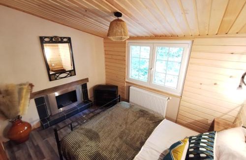 Deneuvre Ski Chalet | Idyllic Chalet - Gîte with Pond & Private Beach Access