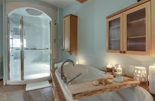 Saint-David-de-Falardeau Ski Chalet | Experience Oceanfront Bliss at Chalet Grand-père Tortue