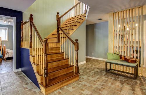 Saint-David-de-Falardeau Ski Chalet | Experience Oceanfront Bliss at Chalet Grand-père Tortue