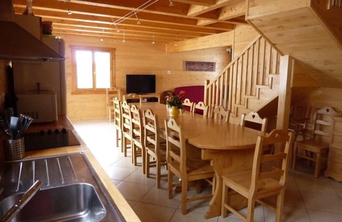 Les Orres Ski Chalet | Mountain View Chalet 'Garrigue Au Pied Des Pistes' with Pool