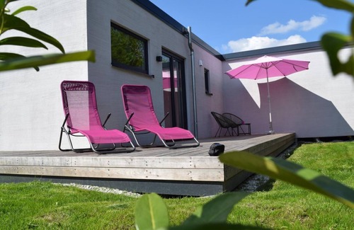 Elzerath House | Experience Chalet Geflüster - Family-Friendly Ocean Views