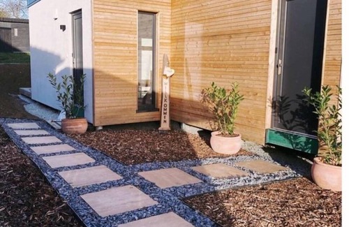 Elzerath House | Experience Chalet Geflüster - Family-Friendly Ocean Views