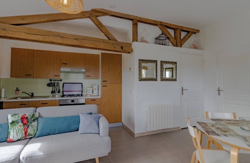 Jayac House | Inviting Chalet 'Gîte Bellevue' with Pool and Private Terrace