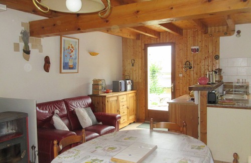 Ax-les-Thermes Ski Chalet | Chalet/Gite "Les Althéas" in a quiet location, mountain view, on the edge of a forest