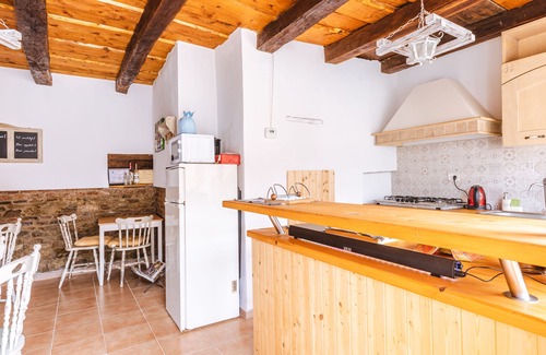 Soars House | Cozy Chalet Giuel in Transilvania: Pet-Friendly Retreat