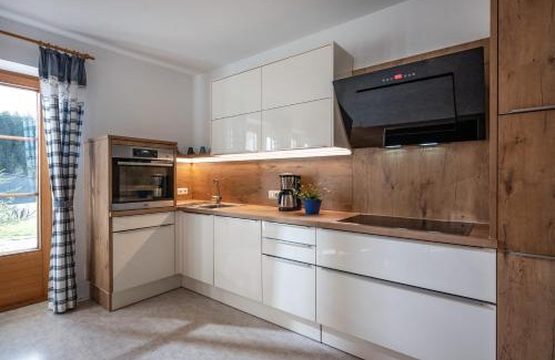 Ellmau Apartment | Experience Comfort at Chalet Glücklich sein - 4 Star Retreat