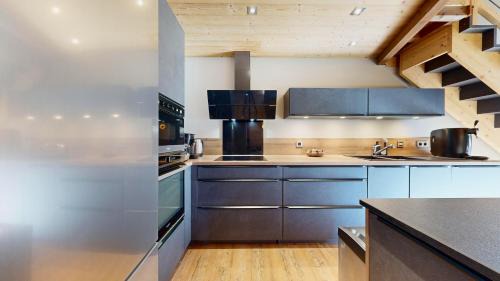 Val Cenis Ski Chalet | Grand Croix Chalet: Oceanfront Retreat for Up to 10 Guests