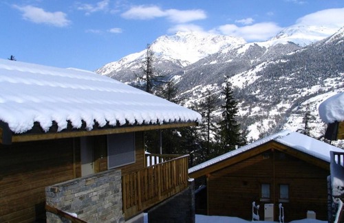 Villarodin-Bourget Ski Chalet | Cozy Chalet with Balcony, Kitchen & Spa in La Norma