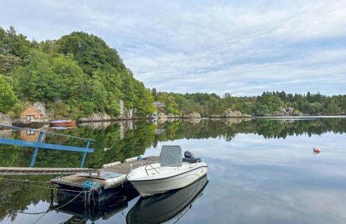 Tysnes Ski Chalet | Pet-Friendly Chalet Gulehuset - FJH608, Rated 9.5/10