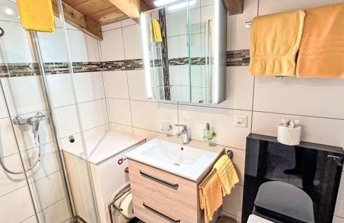Saas Grund Ski Chalet | Cozy Chalet Häuschen Stadel: Family and Pet Friendly Retreat