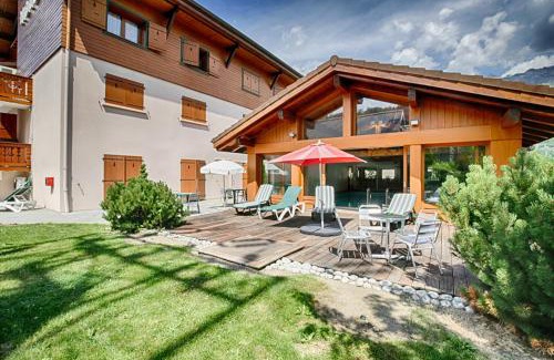 Saint-Gervais-les-Bains Hotel | Chalet Hôtel des 2 Gares: Oceanfront Oasis with Spa & Pool