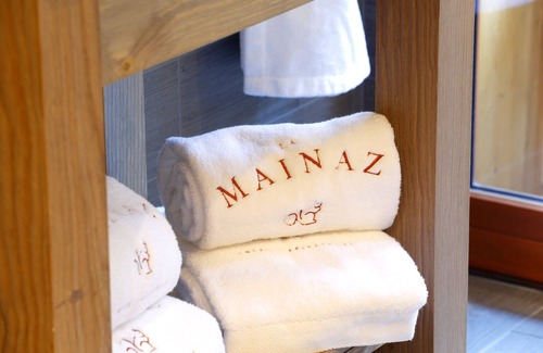 Mijoux Hotel | Experience Chalet Hôtel La Mainaz: Family-Friendly Retreat